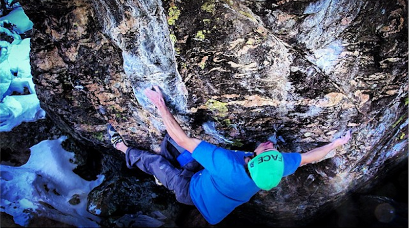 Woods sending the sit-start to The Ice Knife last weekend. Photo by Beau Kahler.
