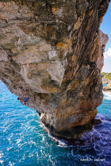 Jernej Kruder on the famous arch in Mallorca. Photo: Kerstin Helbach. Jernej Kruder on the famous arch in Mallorca. Photo: Kerstin Helbach.