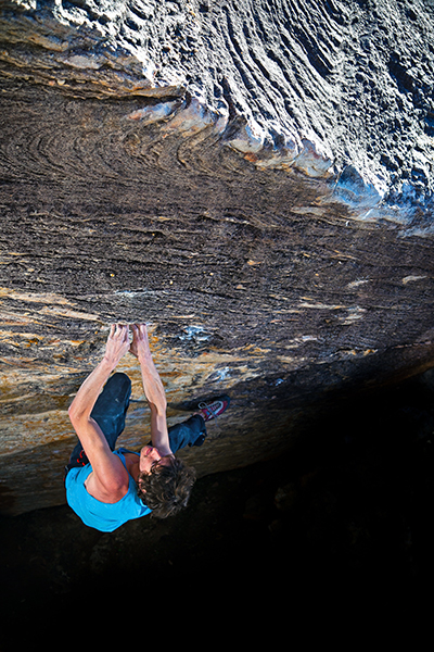 Nicole’s benchmark V14 <em>Amandala</em>, Rocklands, in July 2012. Typically, Graham re-sequenced the problem and fired it using his own idiosyncratic beta. Photo: Cameron Maier.