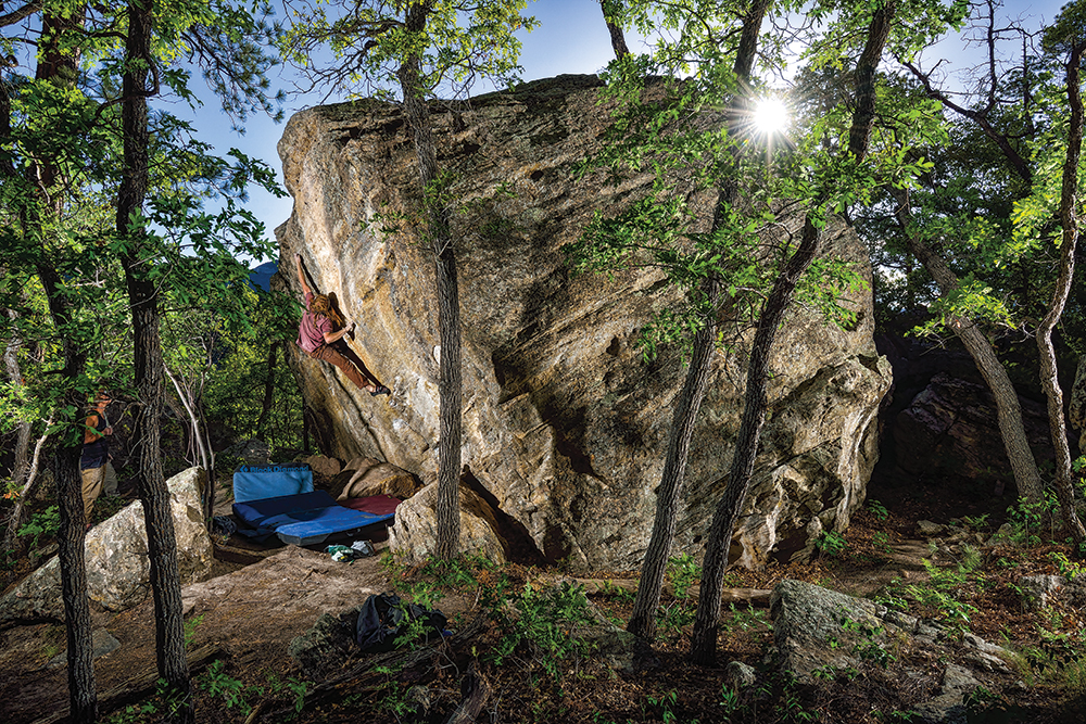 Richie Hum on <em>Legacy of the Kid</em> (V9), done barefoot by John Duran back in the day. Photo: Keith Ladzinski.