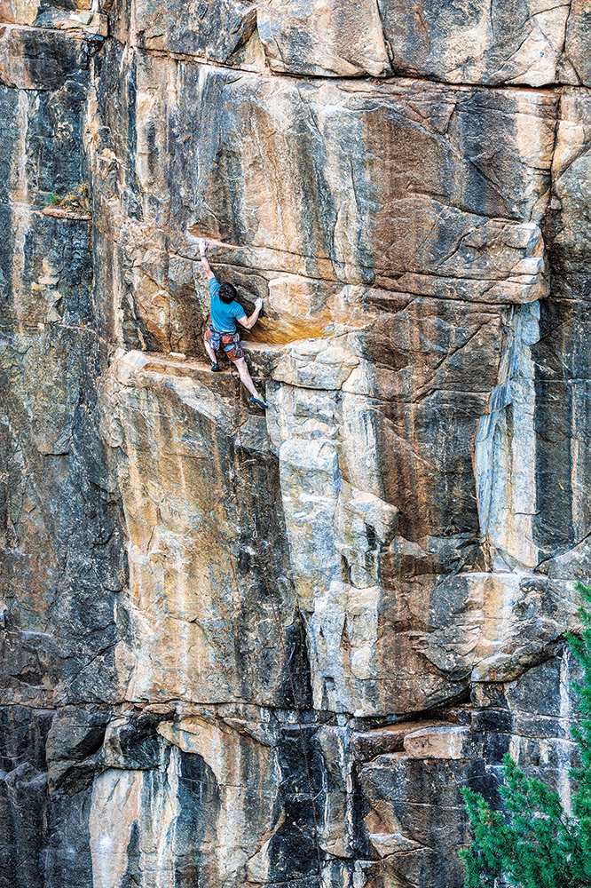 The author feeling the burn on <em>Pyromania</em> (5.12a), in Lemon Dam. Photo: Jorge Visser.